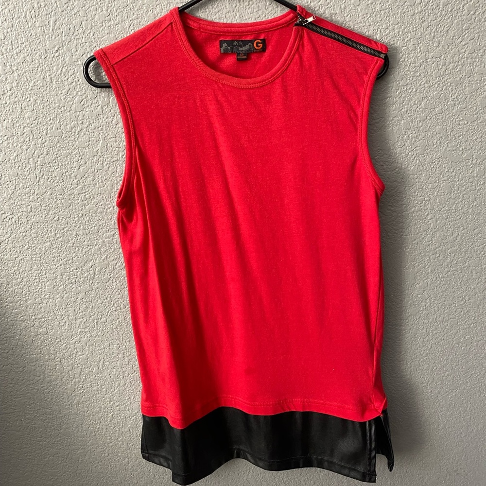 Guess tank